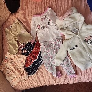 6 piece of baby clothes Size 3-6 Months. In Very Good Condition